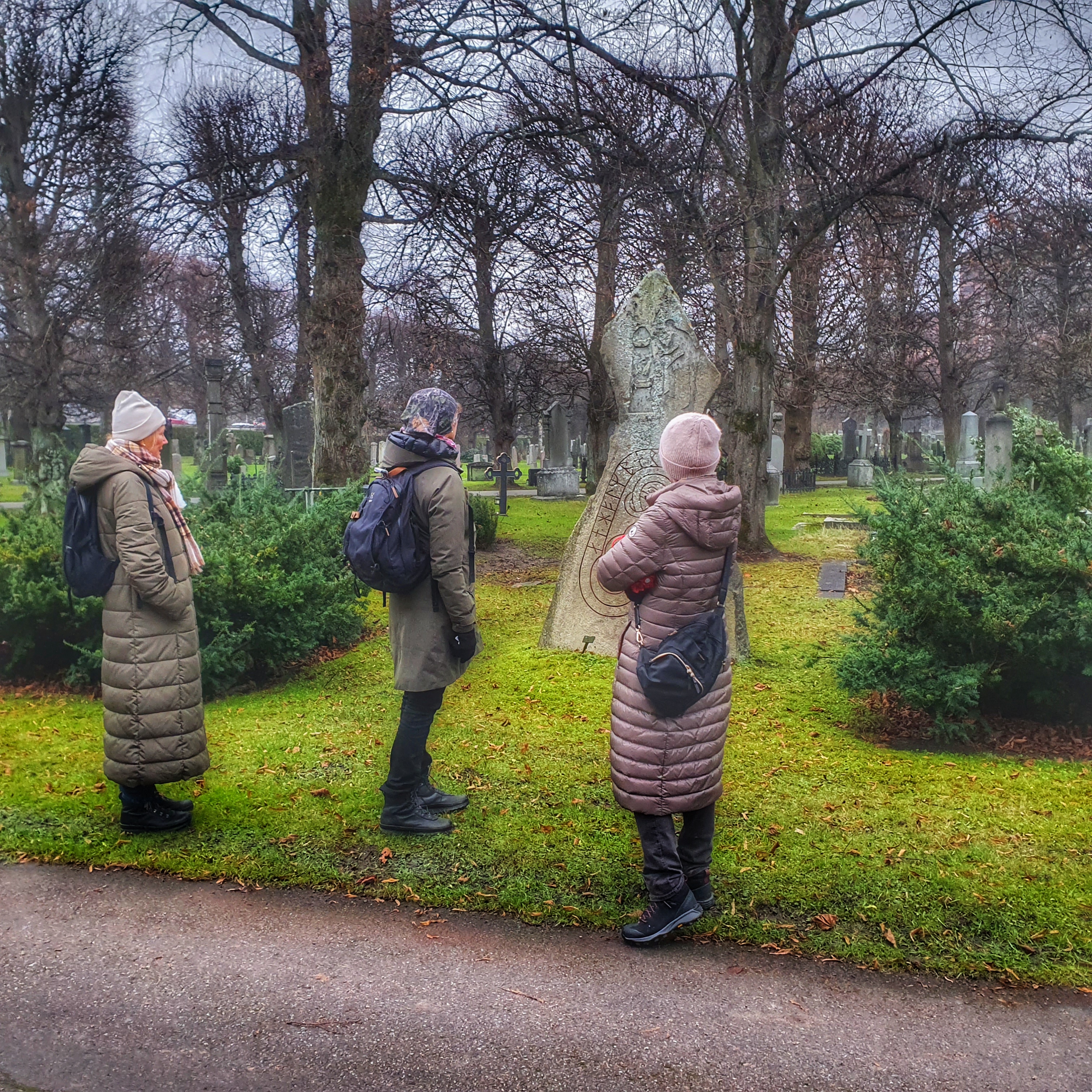 Verdeverdetravel_dengronaguiden_stadsvandringar_i_stockholm_kandisvandra_pa_norra_begravningsplatsen_20201211_115105-01