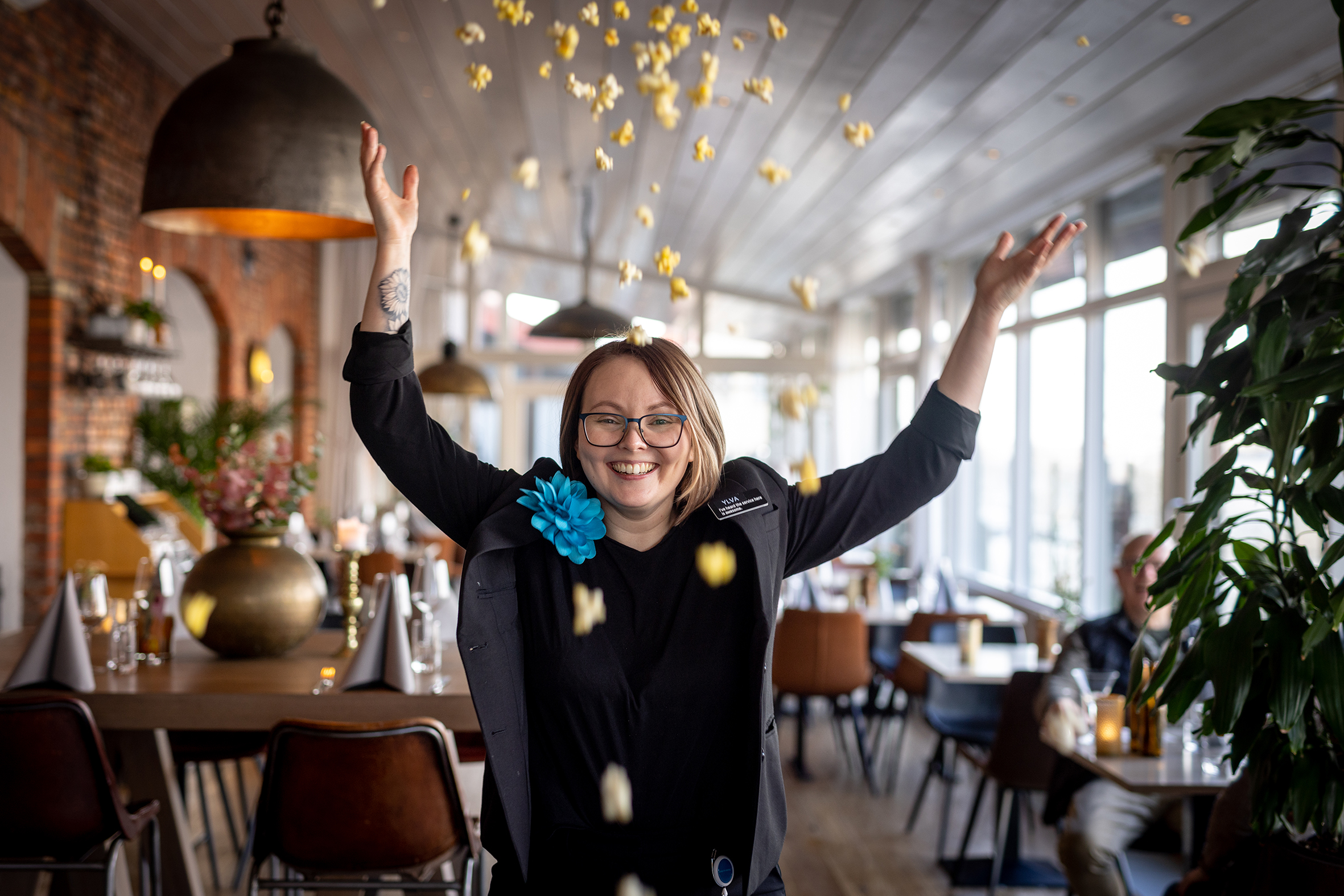 quality-hotel-waterfront-ylva-popcorn-employee