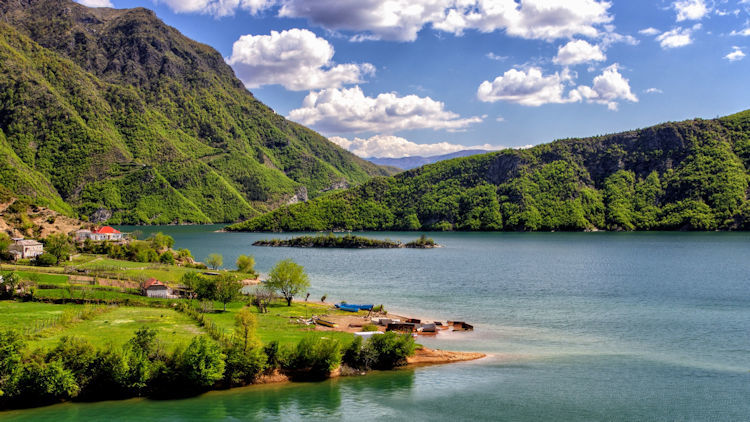 yves-alarie-3FExIuhhZ3g-unsplash_bu