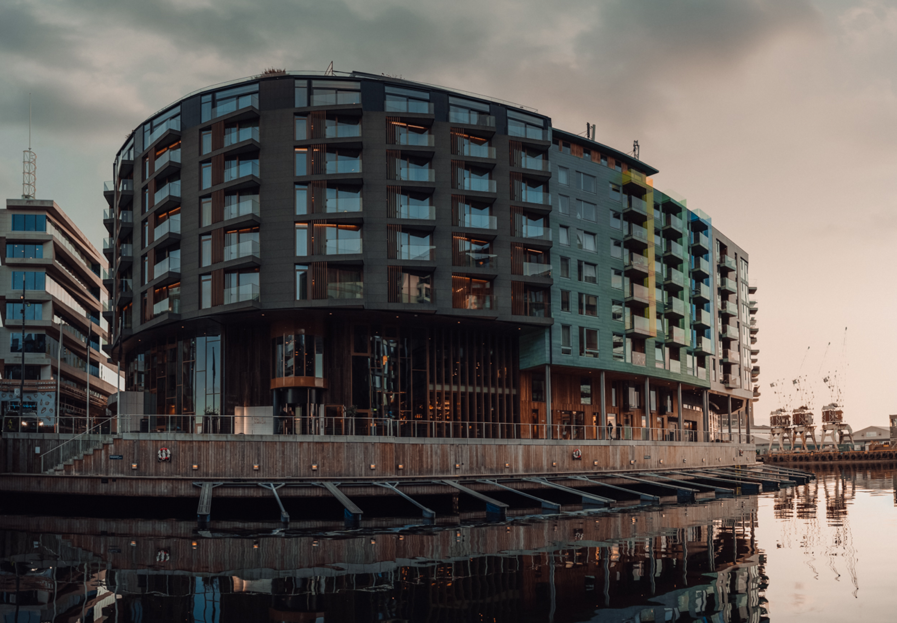 Evening-facade-THETHIEF