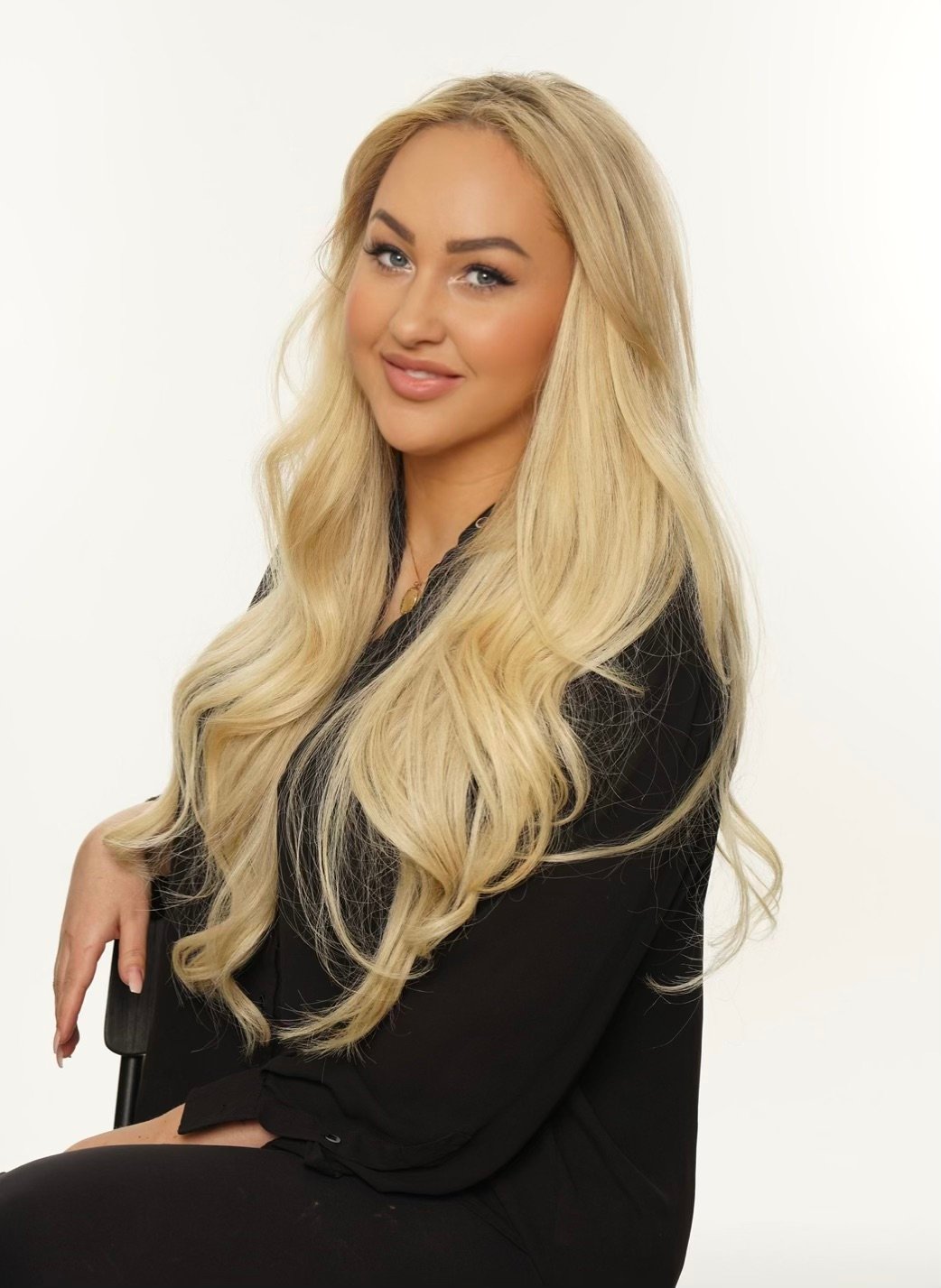 Facetune_19-12-2024-19-48-25