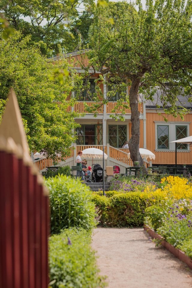 Stora Henriksvik café house with garden dining on Långholmen