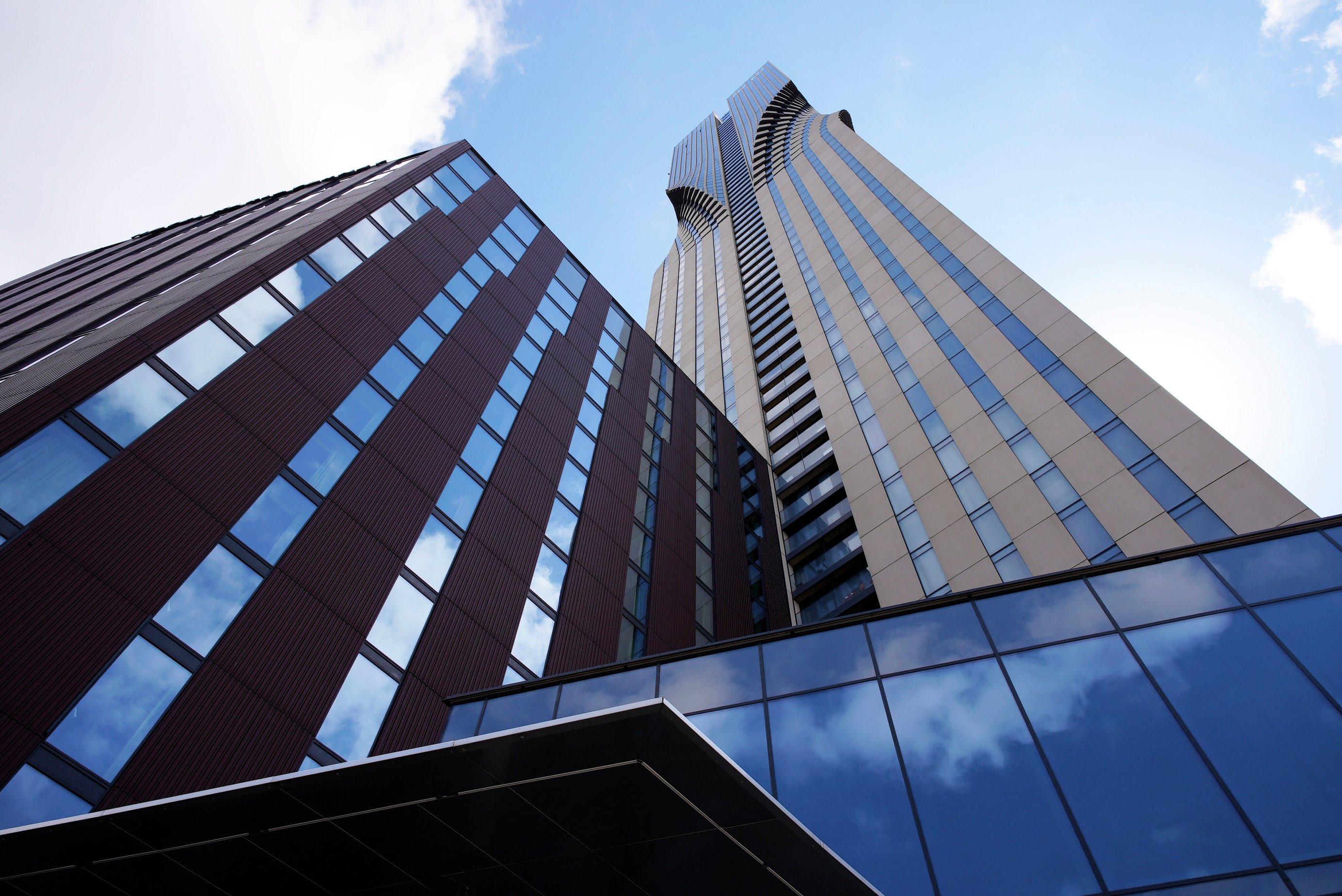exterior-clarion-hotel-karlatornet