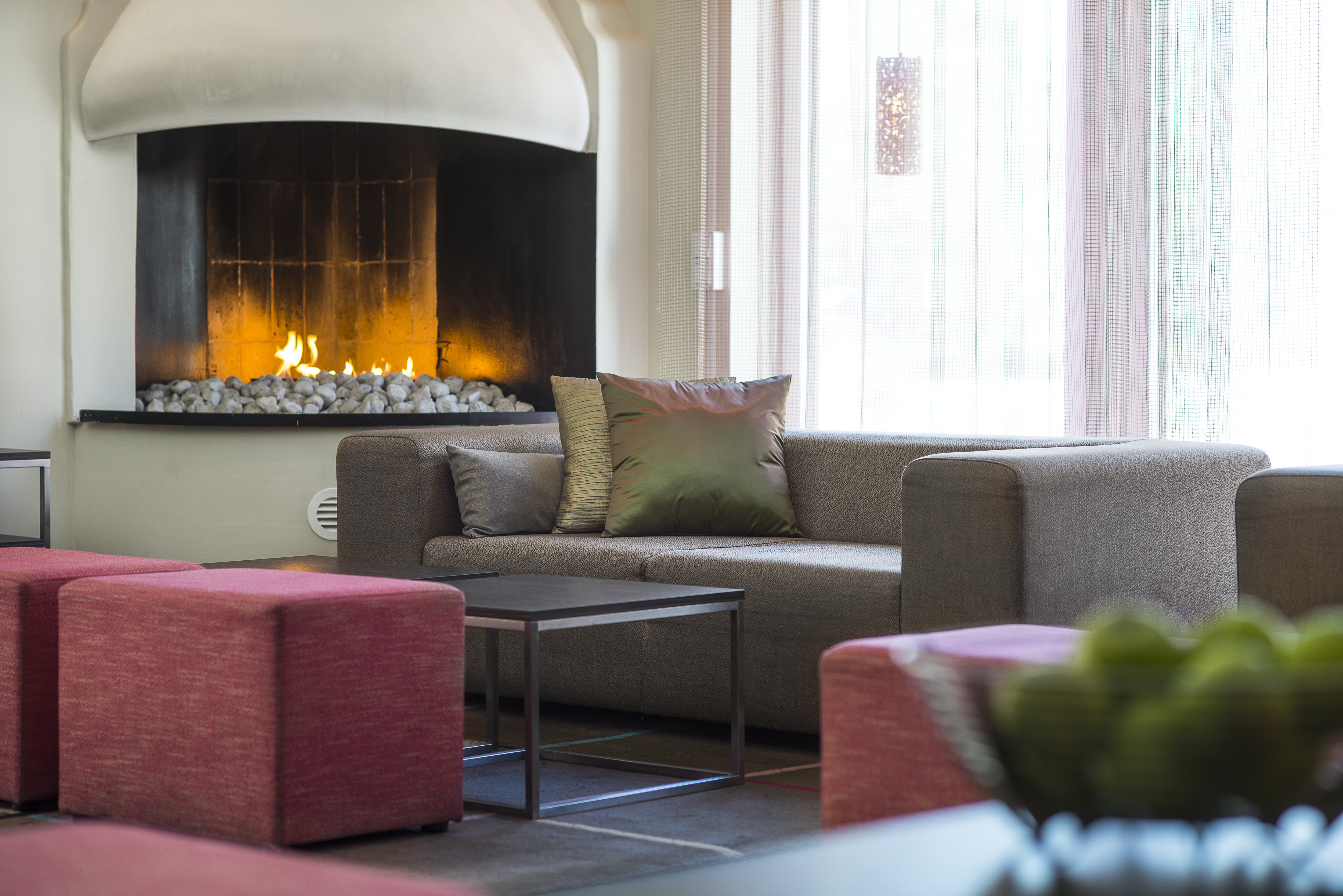 reception-lobby-fireplace-quality-hotel-lulea