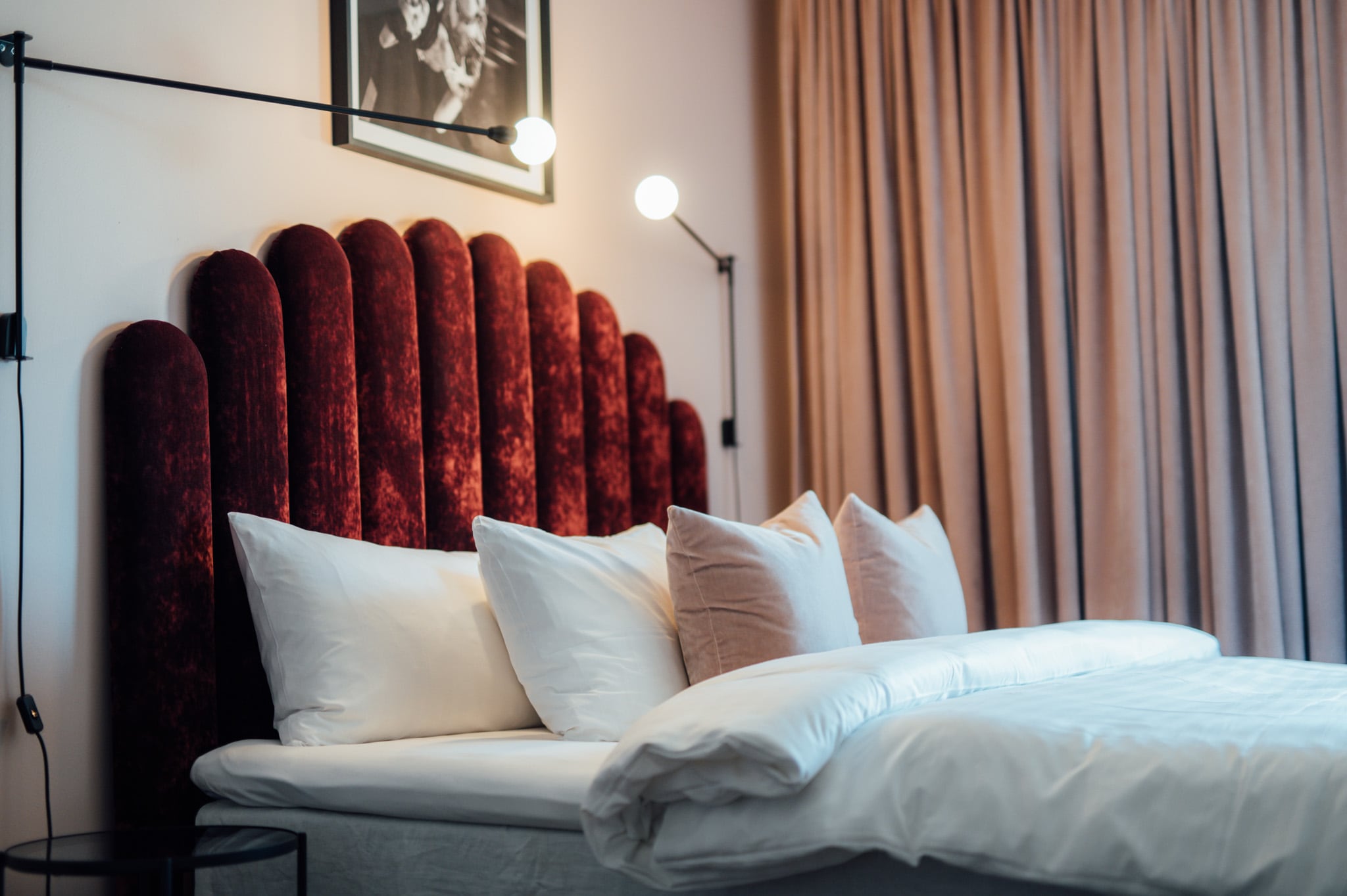 Superior-room-big-bed-quality-hotel-carlia