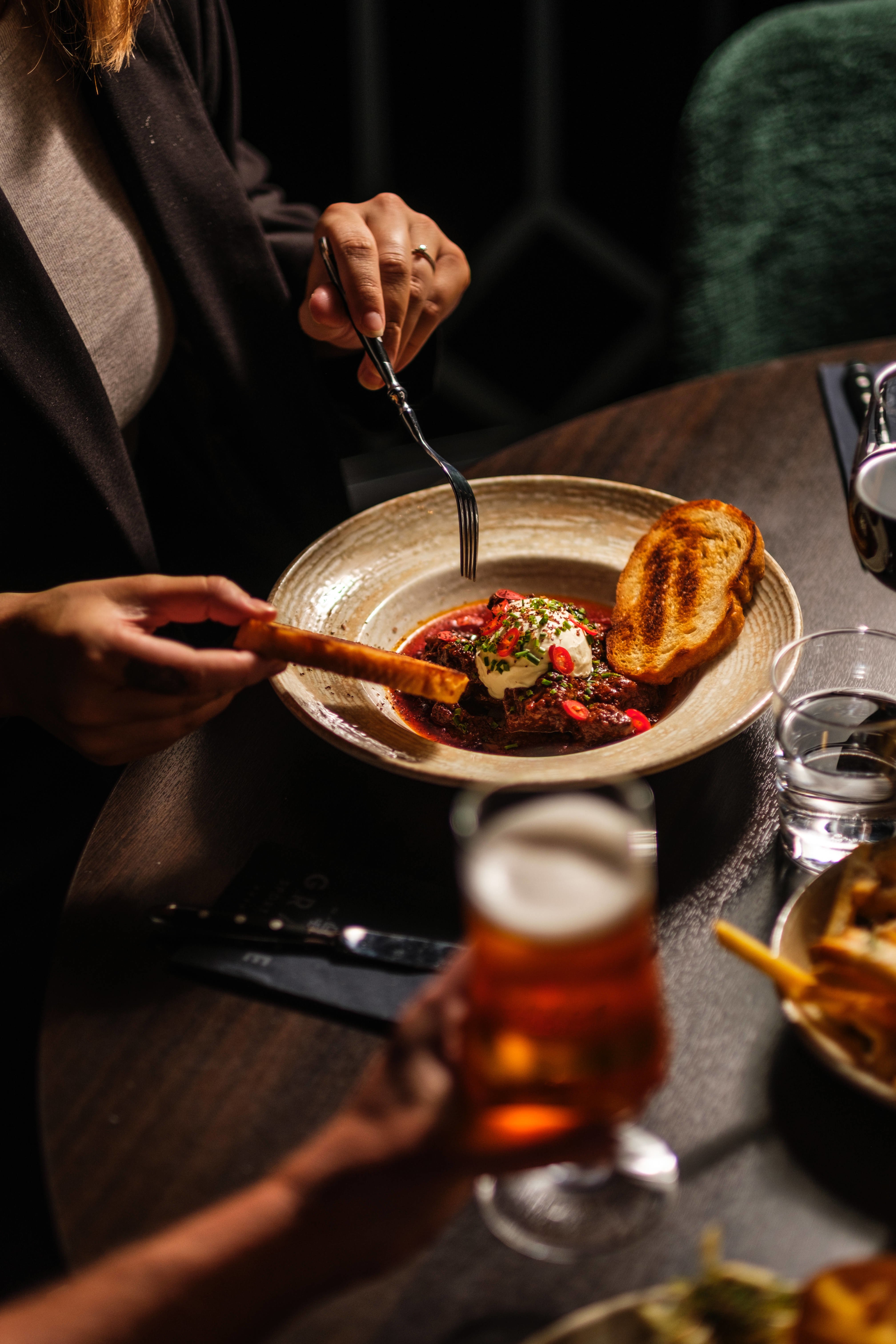 À la Carte Grace Sports Bar