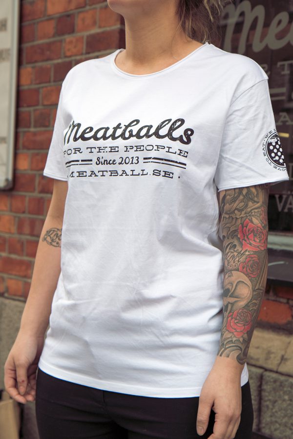 tshirt-600x899