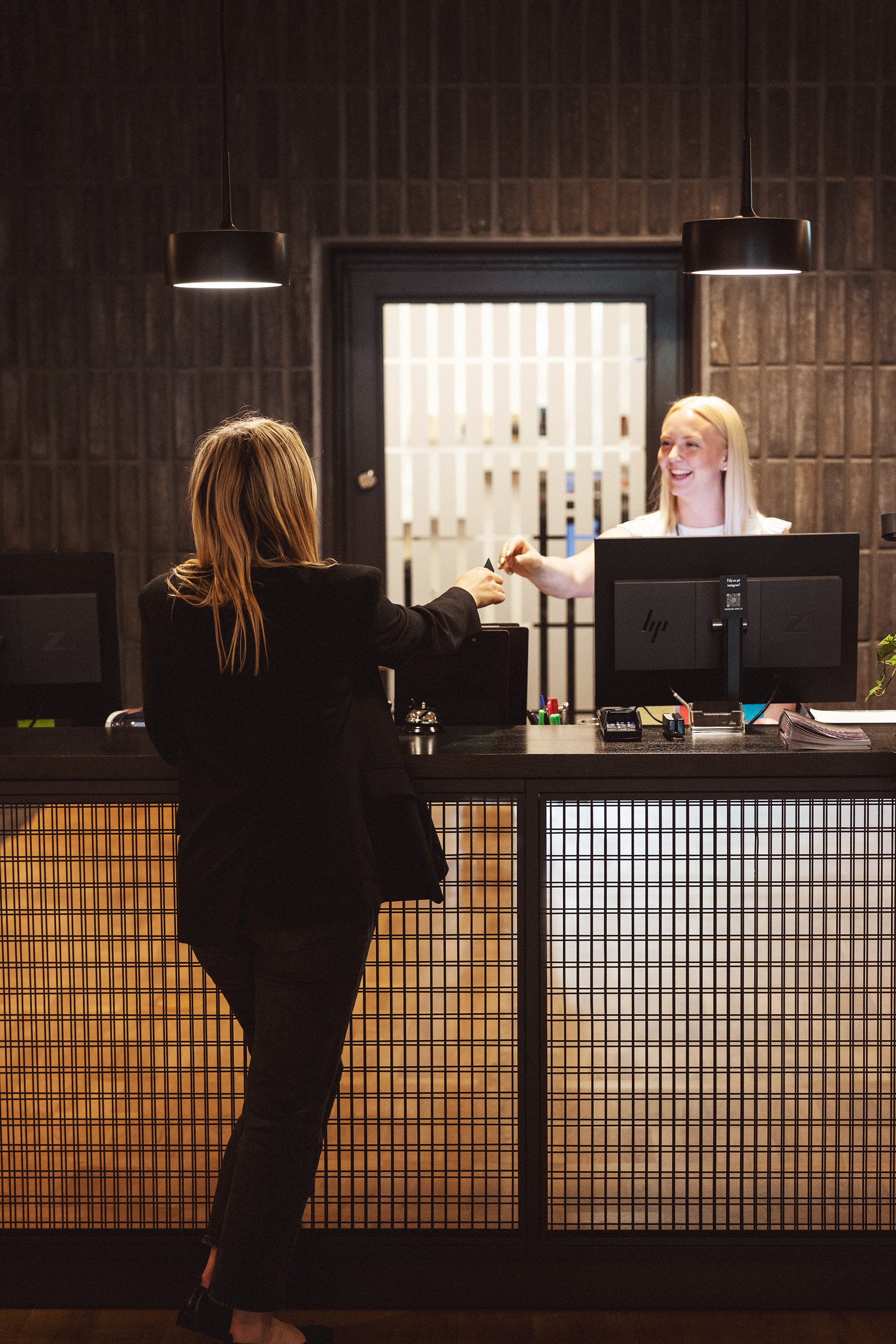 SU-Servicetjänster-Reception-Medarbetare-Människor-HannesSöderlund-1