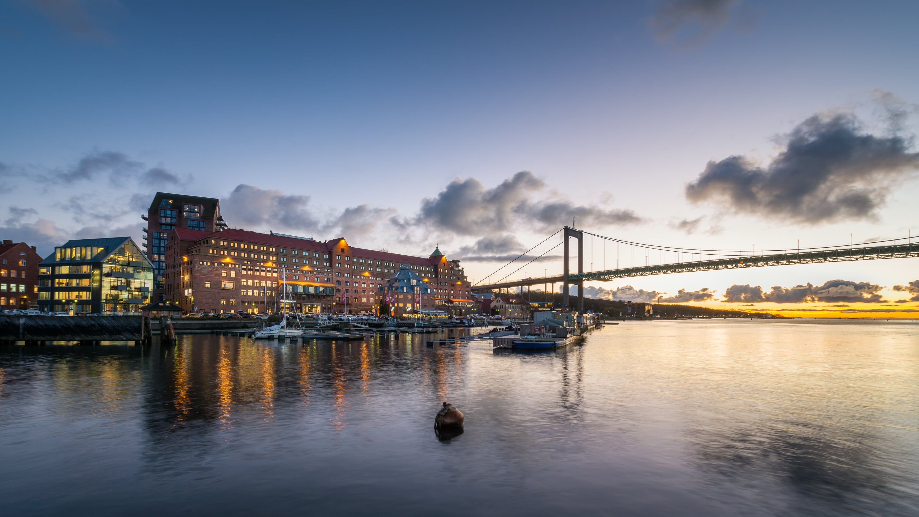 Quality-hotel-Waterfront-river