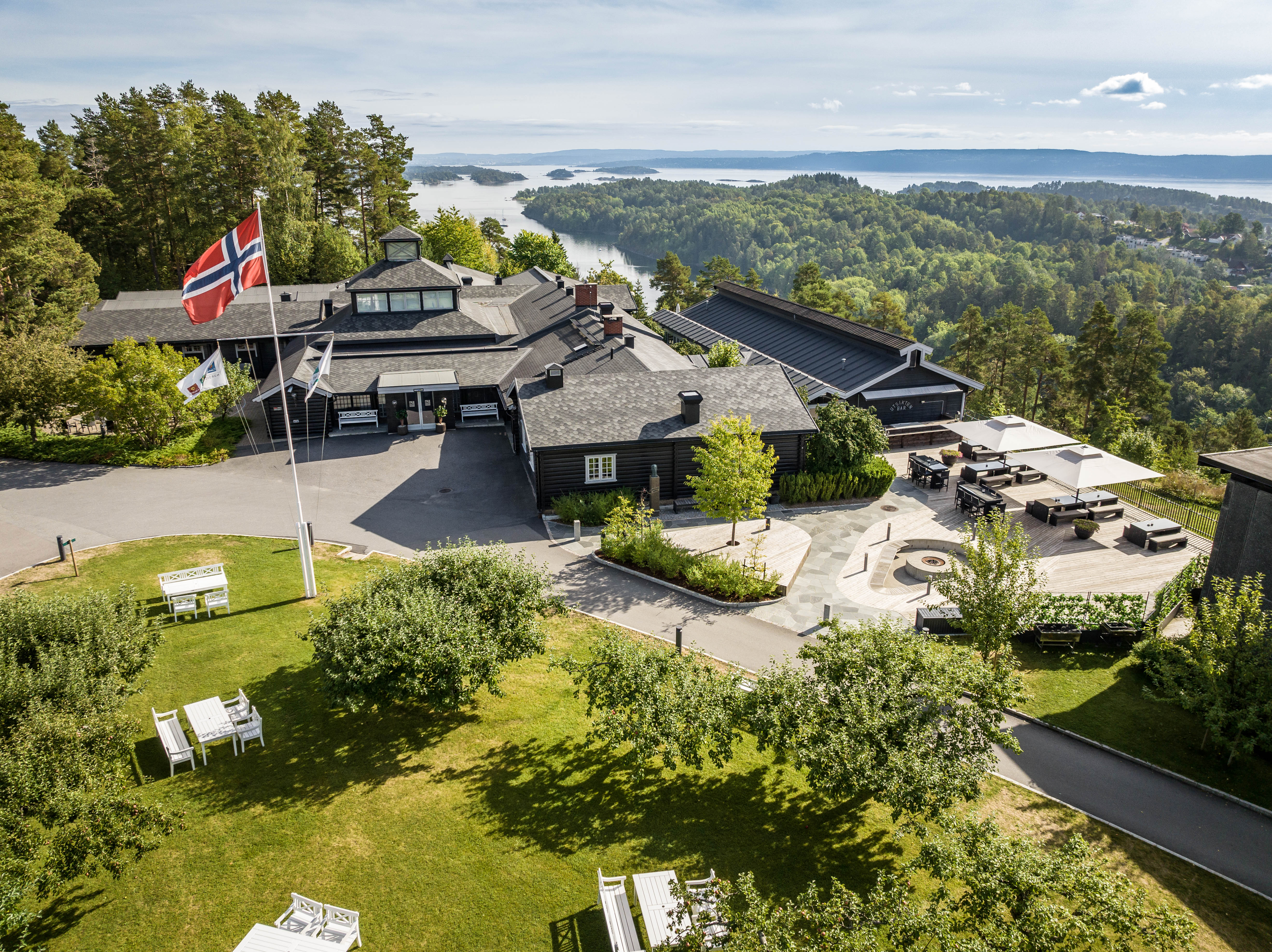 facade-surroundings-quality-hotel-leangkollen-(1)