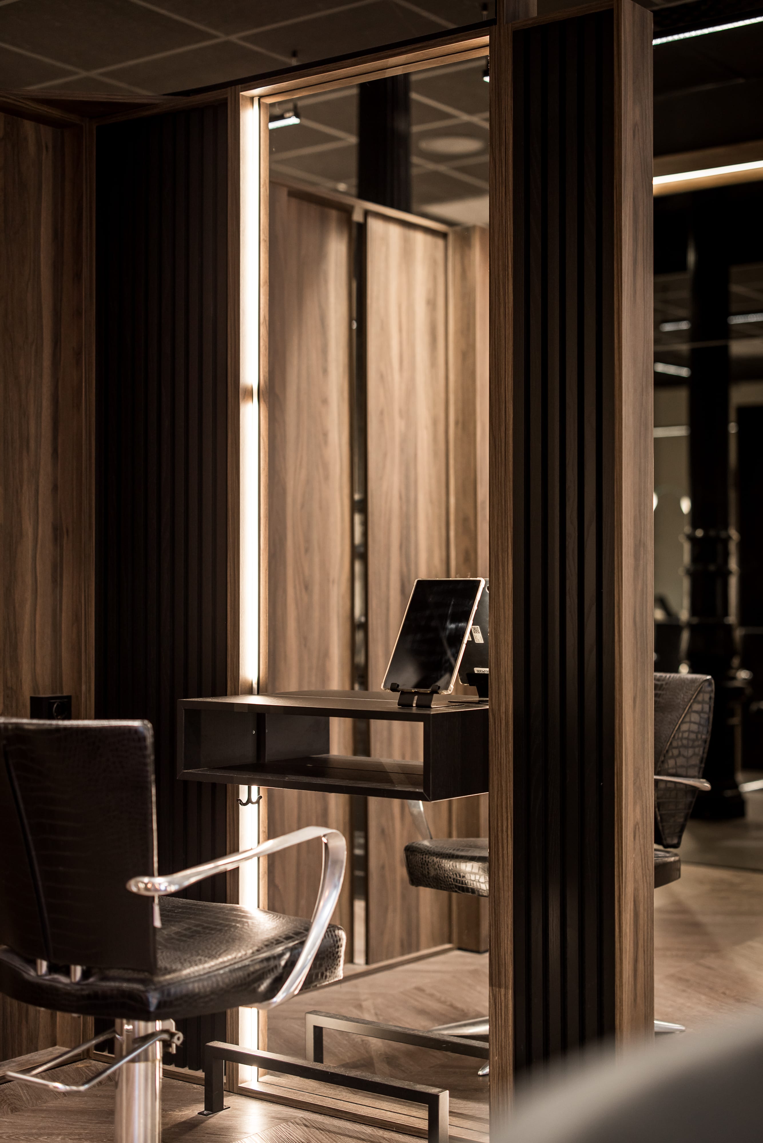 Victor Noblesse high-8