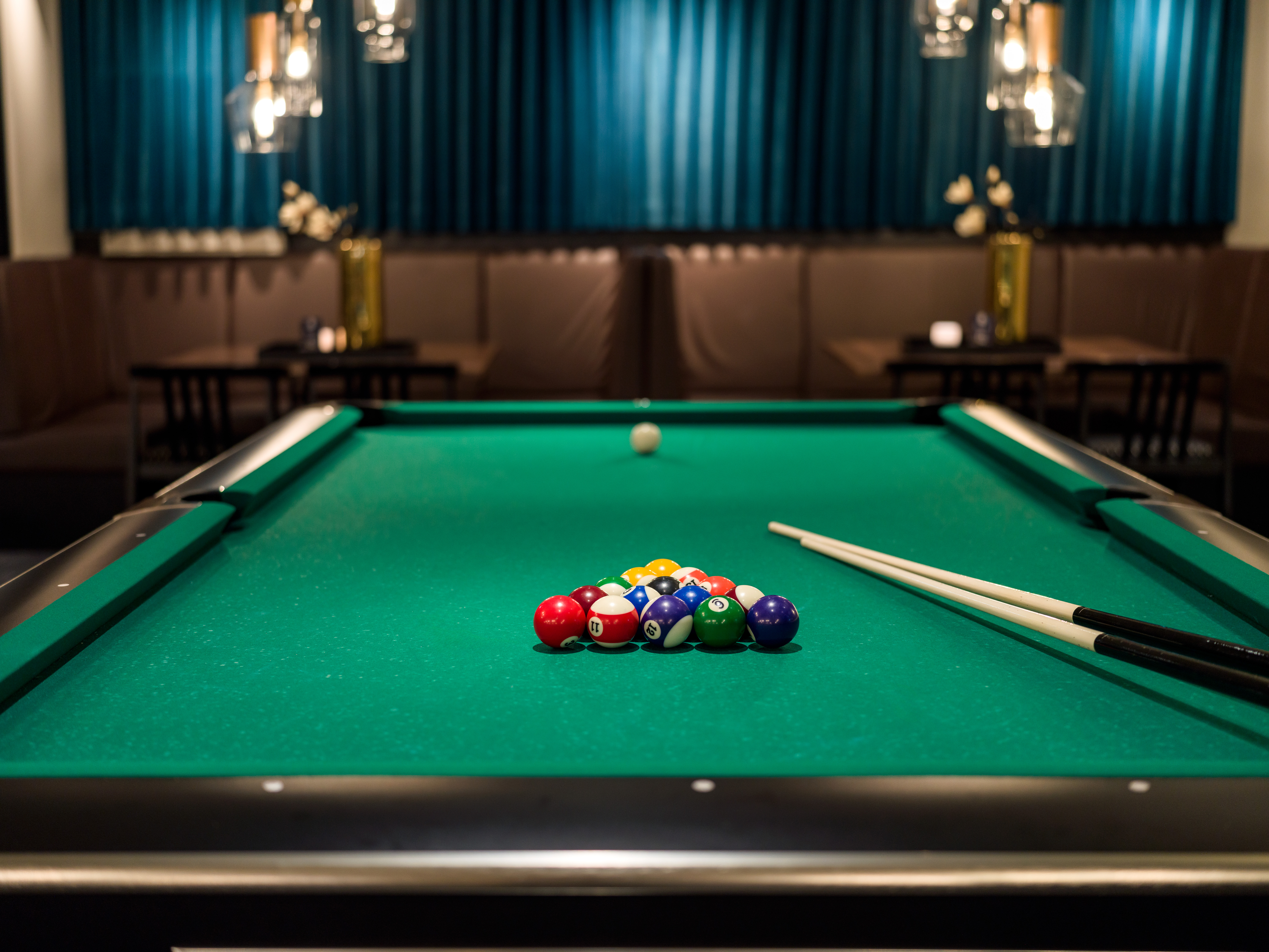 social-lounge-pool-table-bar-area-quality-hotel-sarpsborg