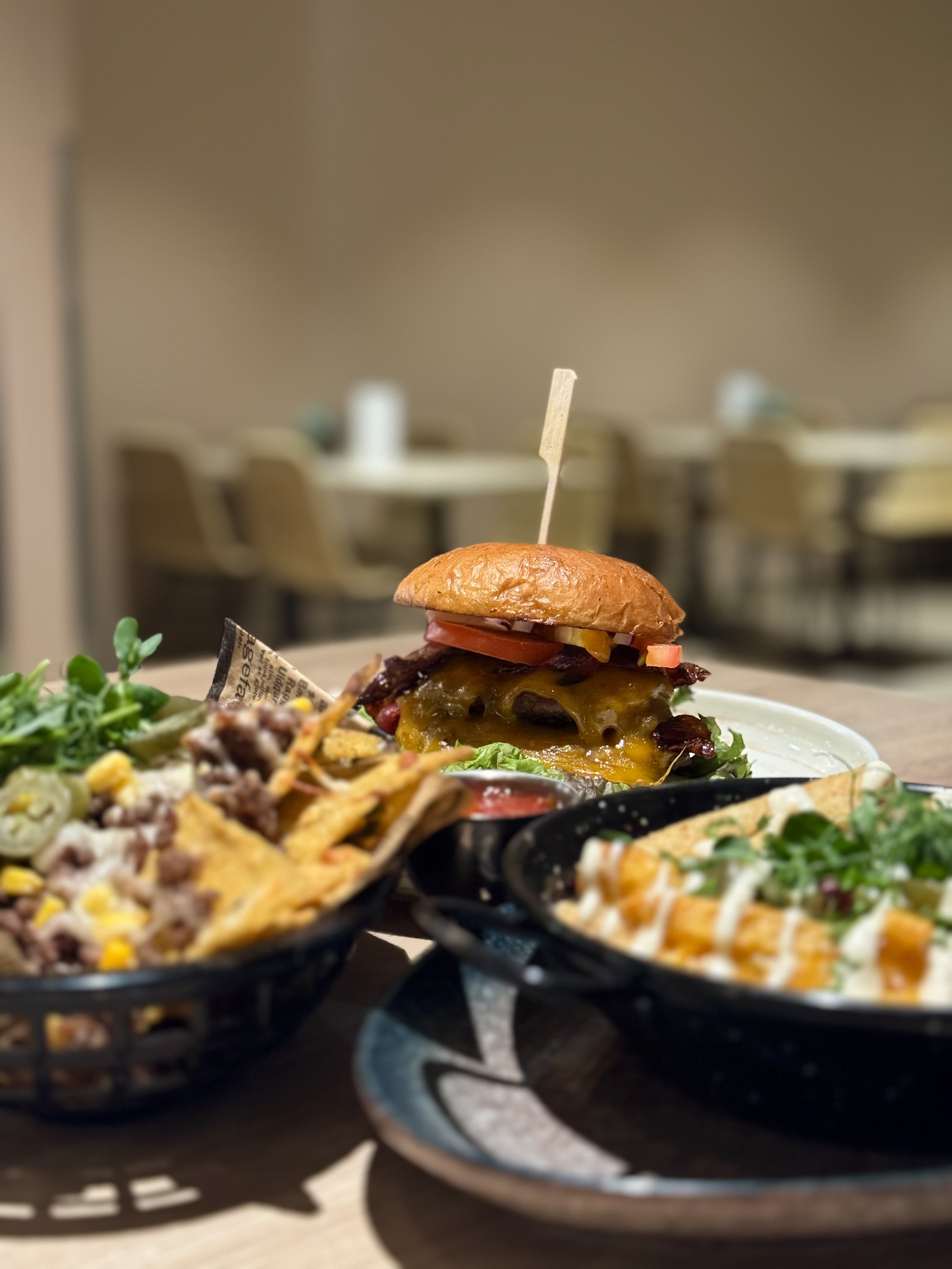 burger-nachos-loaded-fries-food-café-sulten-superland-quality-hotel-sarpsborg