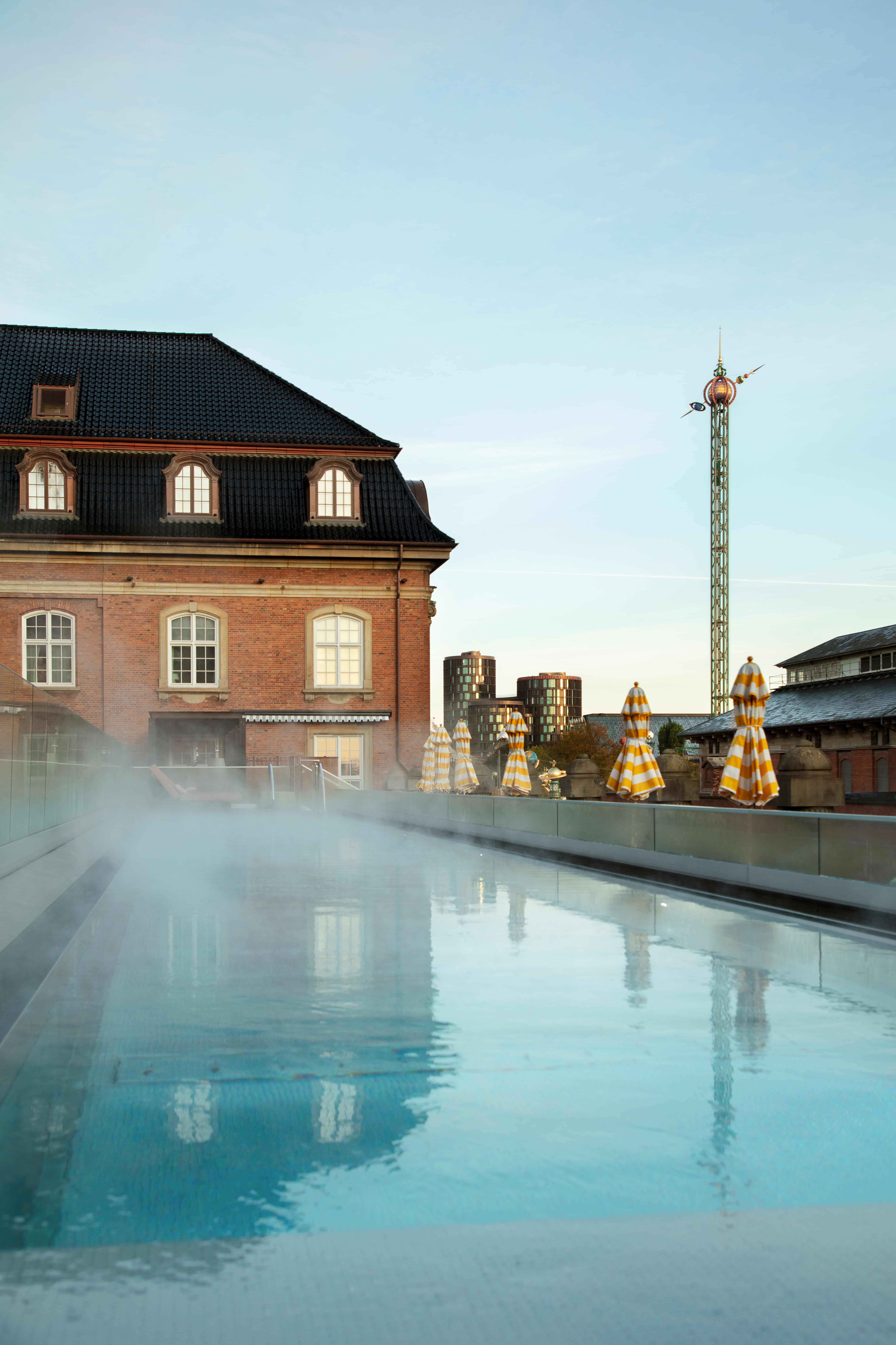 Pool_Morning04_StineChristiansen 2 (1)
