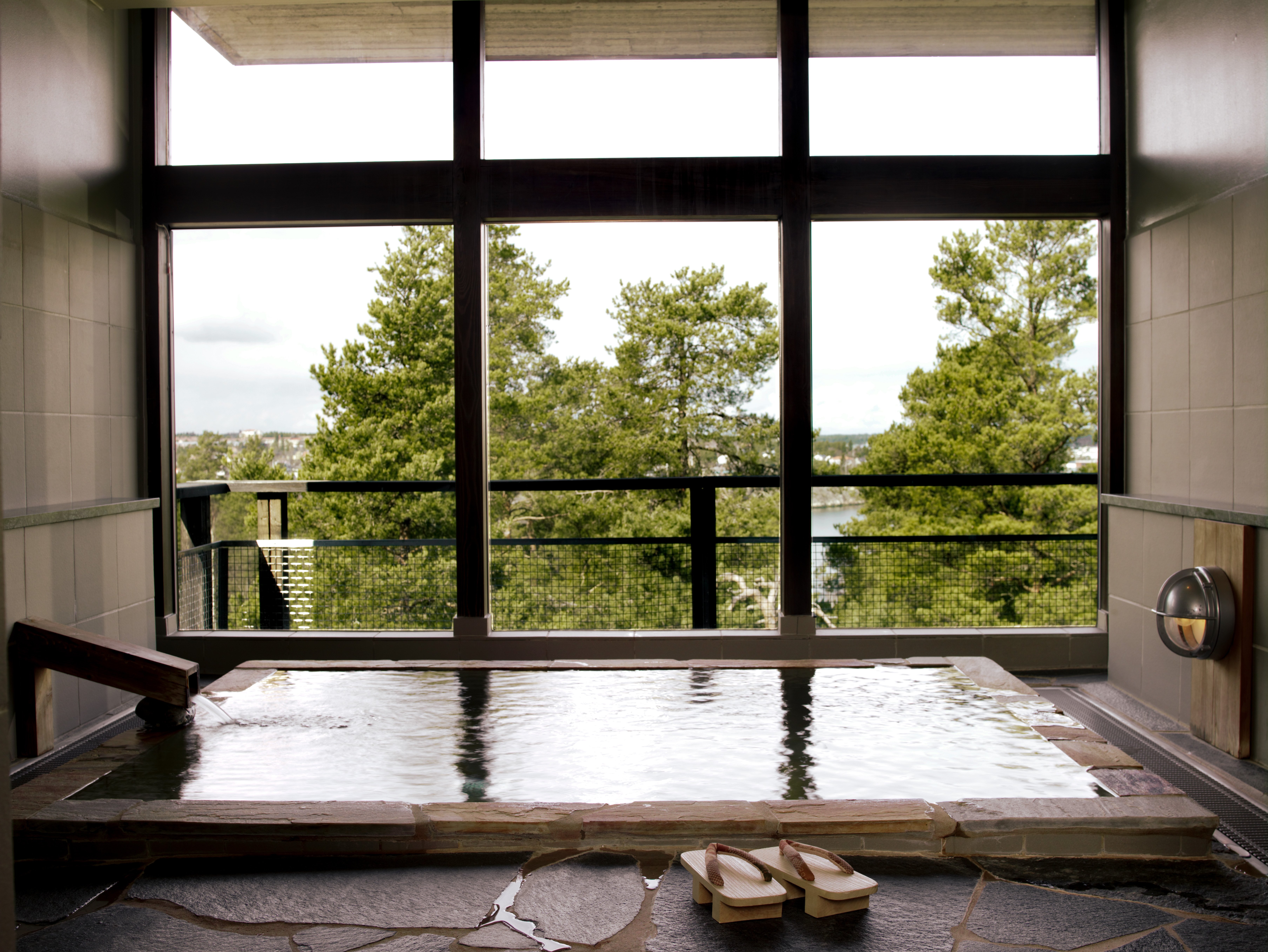 RYOKAN_YASURAGI