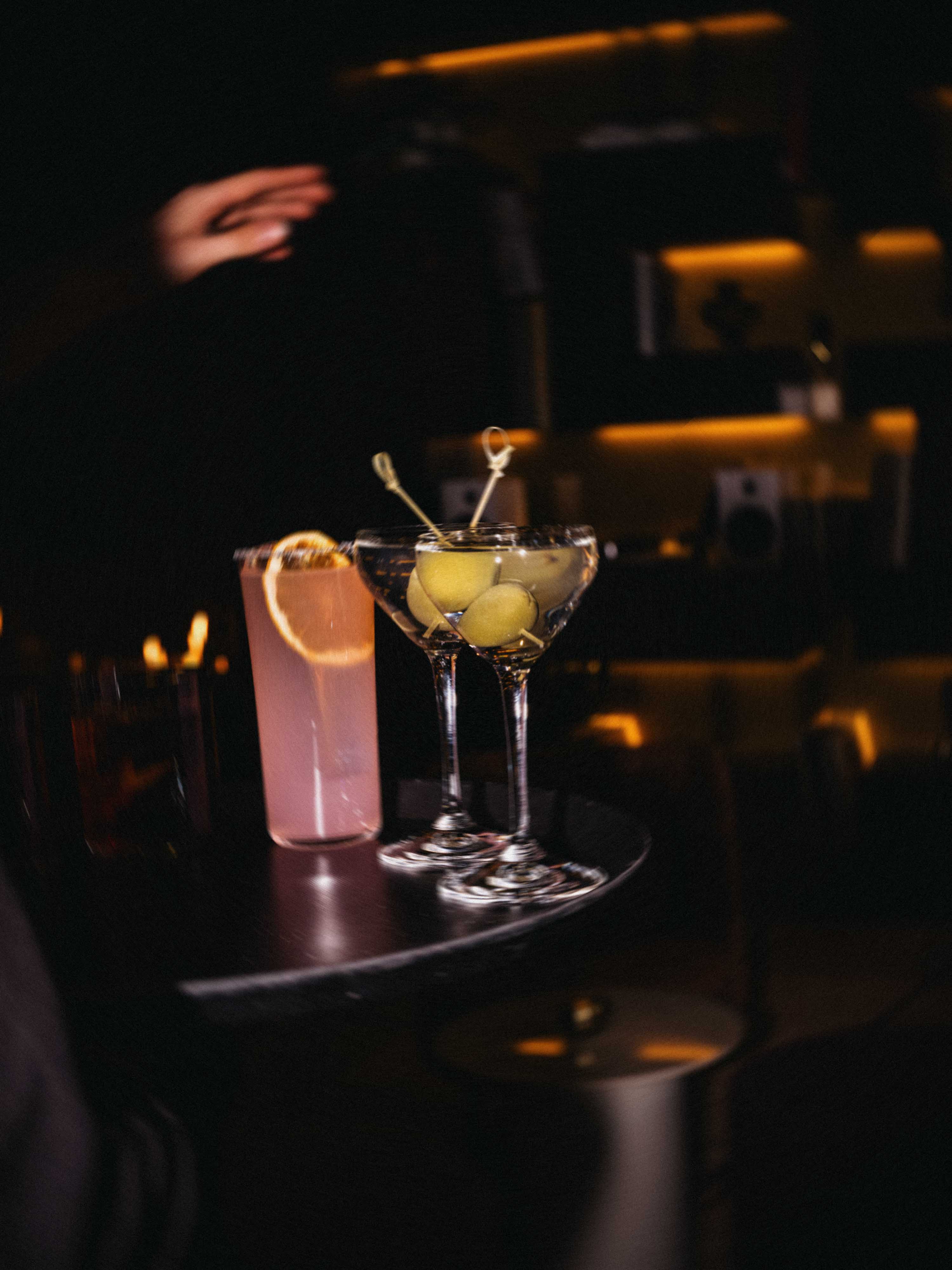 Thief_2025_ bar-7