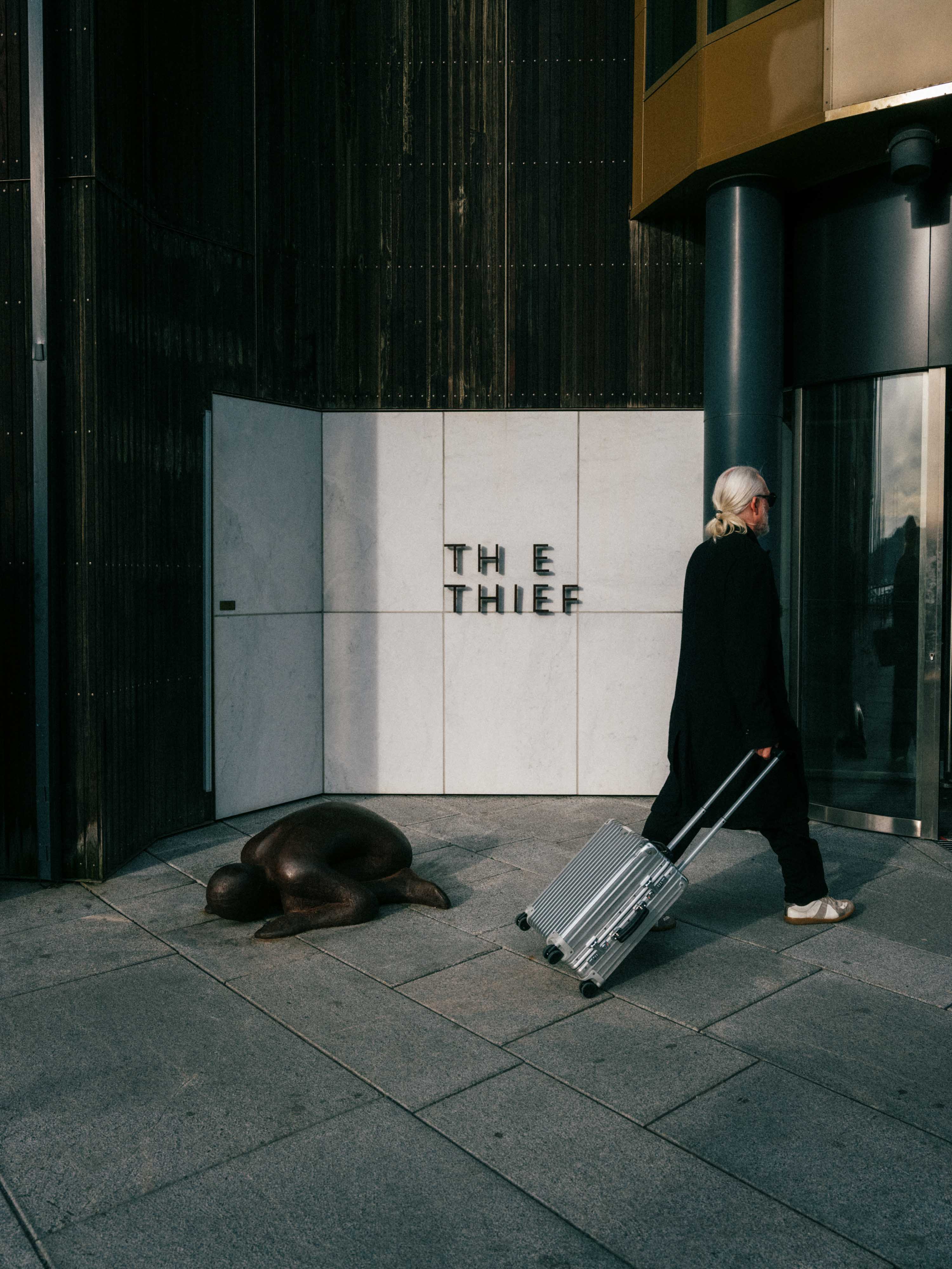 Thief_2025_ suitcase-10