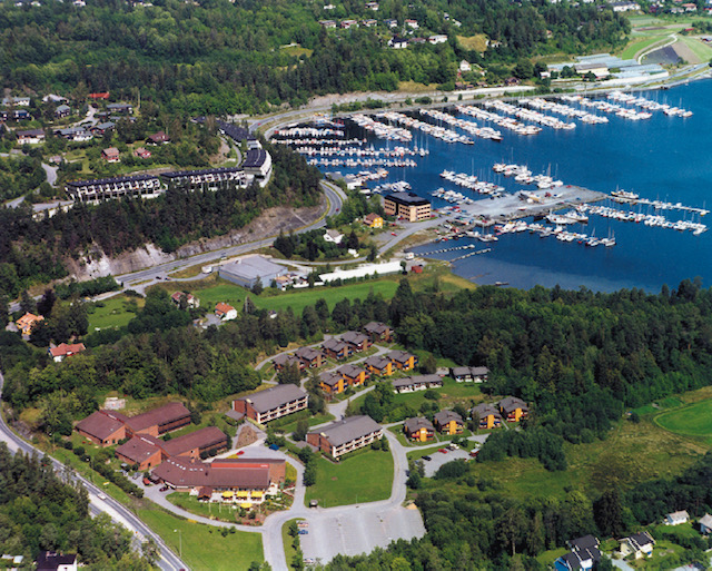 Flyfoto over Leangbukta og TH Vettre (1)