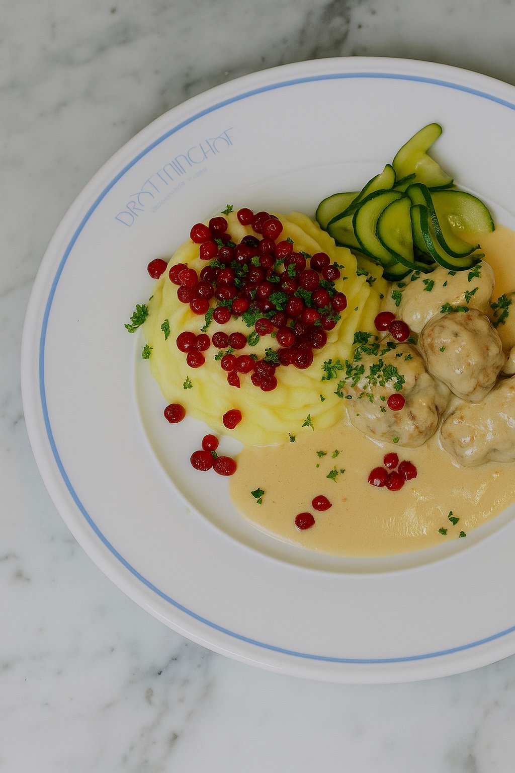 6331EB59-FBFD-4769-A338-7601B4602FE5