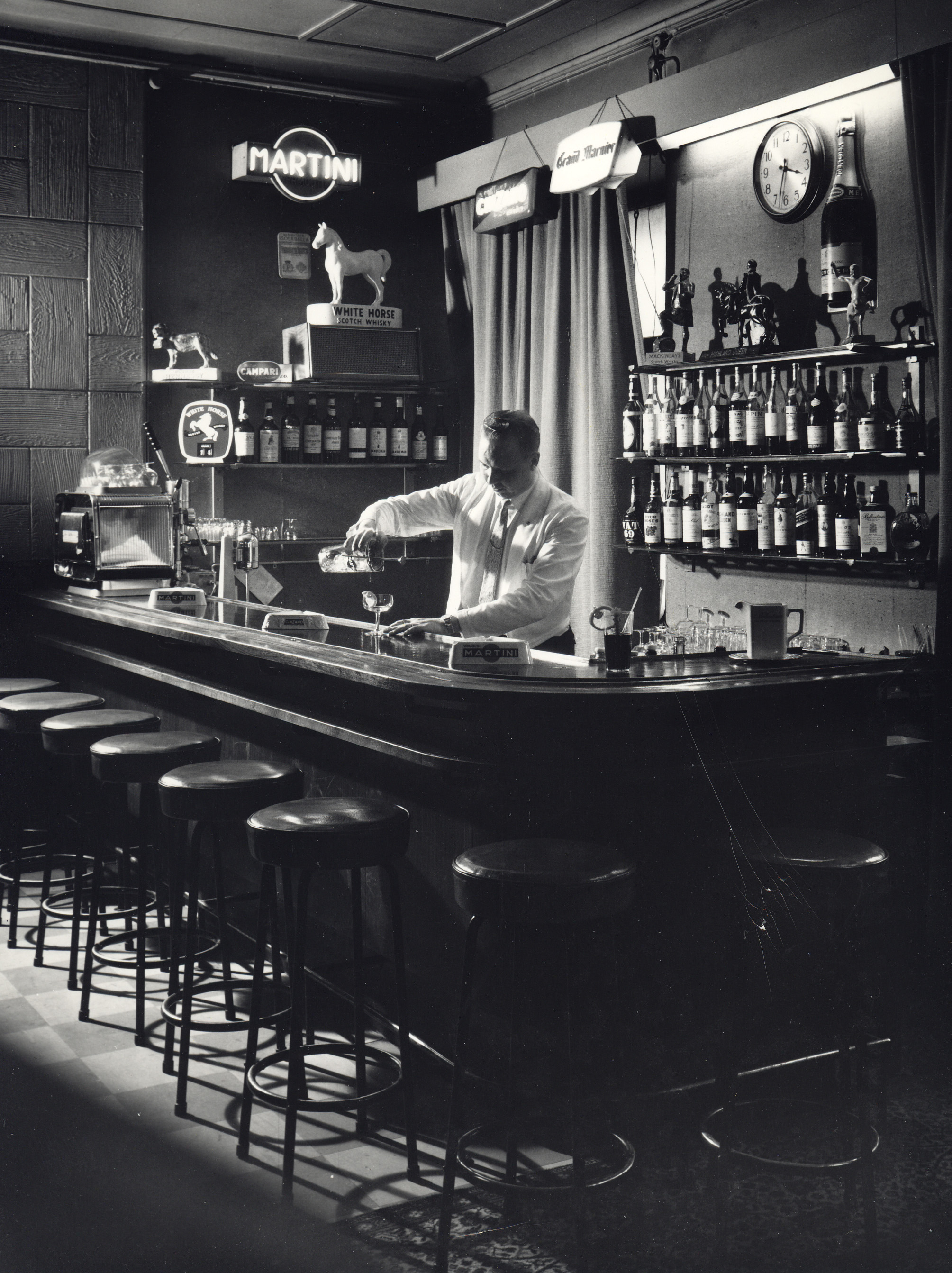 bar (1)